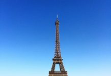 Primeiras mordidas em Paris