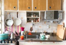 Um ano de quarentena Um ano de quarentena